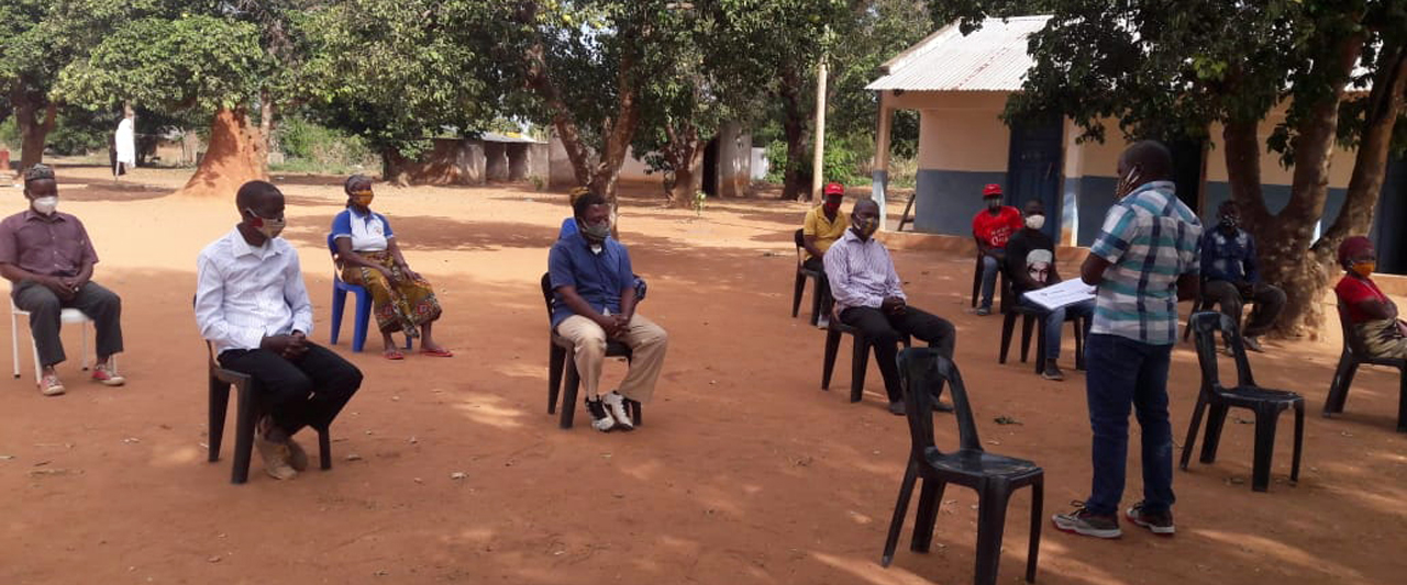 Ipas Mozambique staff engage community in SRHR during COVID-19